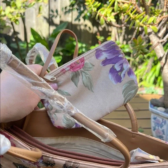 Floral Embroidered Tote Bag - Pink and Brown - Picture 8 of 9